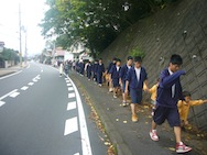 H25 10月23日 青葉中学校3年生との合同避難訓練を行いました。