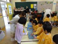 H26 1月30日 「お買い物ごっこで倉梯第二小学校(1年生)と交流会!」